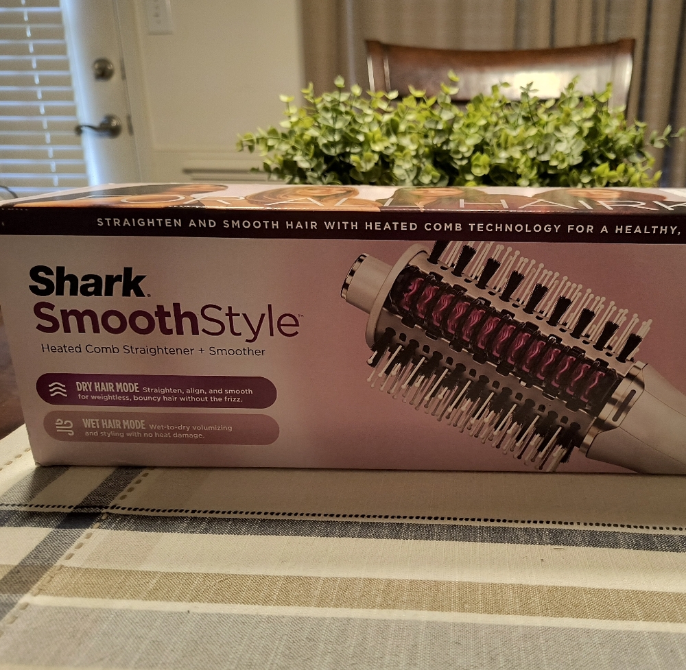 SmoothStyle Heated Comb Straightener - Black and Silver